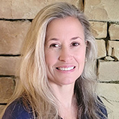 Portrait photo of Julie